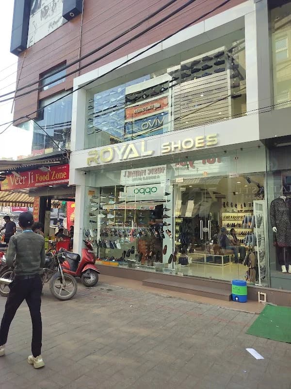Royal Shoes logo